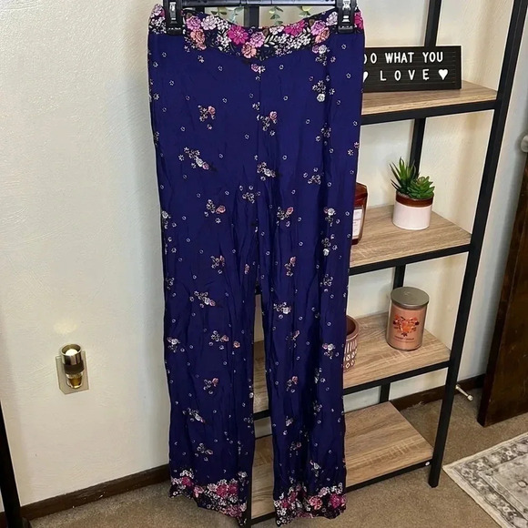 SHOSHO NWT Floral Palazzo Pant size L - Picture 1 of 3